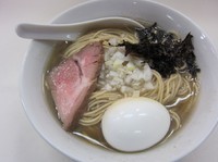 「煮干狂會　煮干ソバ　白＋味玉（８４９円）」@第13回 人気話題の味紀行 全国味の逸品会の写真