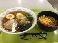 「のり玉醤油ラーメンと二色丼」@品川区役所食堂の写真