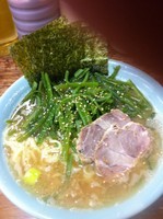 「ラーメン 中盛 茎ワカメ (1000円)」@まこと家の写真