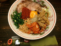 「辛味噌ドライ麺（並盛、激辛）」@麬にかけろ 中崎壱丁 中崎商店會1-6-18号ラーメンの写真