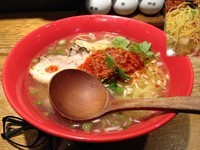 「赤丸塩らー麺」@横濱元町 本丸亭 横浜店の写真