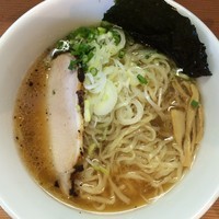 「淡麗琥珀そば・醤油￥730円(大盛＋100円)」@麺や 燦虎の写真