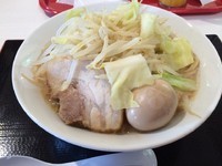 「味玉ラーメン野菜まし」@ジャンクガレッジ 甲府昭和店の写真