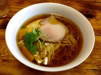 「醤油らぁ麺」@飯田商店 湯河原本店の写真