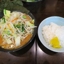 ラーメン並(濃いめ・麺かため)、味玉、野菜まし、ライス