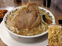 「野郎ラーメン+豚辛玉」@野郎ラーメン 西武新宿駅前店の写真