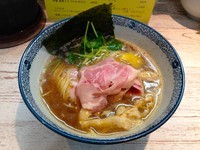 「煮干しそば＋やりいかのにぎり」@中華そば 四つ葉の写真