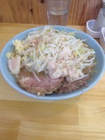 「少なめらーめん(ニンニク、アブラ)」@らーめん つの旨の写真