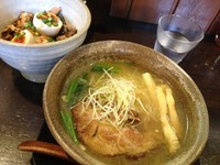 「純塩らぁ麺＋肉玉飯」@麺らいけんの写真