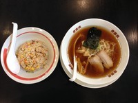 「中華そば313円+半チャーハン302円=615円」@幸楽苑 六本木店の写真