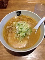 「味噌ラーメン➕麺硬め➕小ライス」@大島の写真