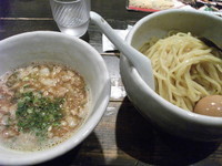 「浸け豚そば+カレー+味たまご」@俺の空 池袋店の写真