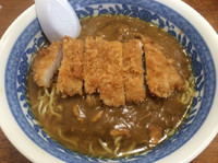 「カツカレーラーメン」@ほづみとんかつ店の写真