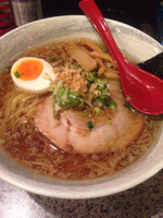 「まる星らうめん(醤油)+大盛り+半チャーハン」@呑屋 まる星の写真