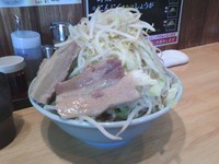 「さぶろうらーめん　プチ　野菜増し　豚増し　ニンニク少し」@郎郎郎 八王子店の写真