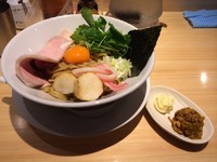 「特製濃厚卵のまぜそば」@Ginza Noodles むぎとオリーブの写真