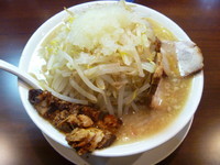 「みちるめん　７００円＋サービスほぐし豚」@ガツ盛リラーメン みちる屋 松戸店の写真