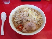 「らーめん　中盛り＋アブラ、辛ショウ」@用心棒Ⅱ階の写真