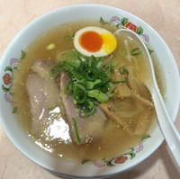 「牛骨塩ラーメン（税込504円）」@餃子の王将 綱島駅前店の写真