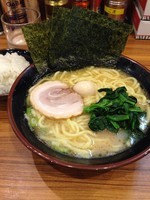「ラーメン 500円(オープン記念価格) ＋ サービスライス」@荻窪商店の写真