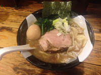 「煮干そば（醤油）800円、味玉100円」@すごい煮干ラーメン凪 新宿ゴールデン街店 本館の写真