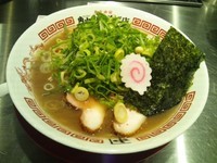 「ねぎ中華そば８５０円＋替え玉無料」@東京神田 角中中華そば店の写真