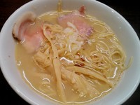 「ラーメン(塩) ￥500(オープン記念価格)」@打立て自家製麺 ラーメンKの写真