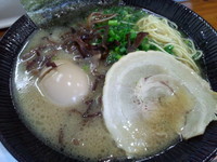 「長浜らあめん＋味玉（６００円）」@ギトギトラーメン成光の写真