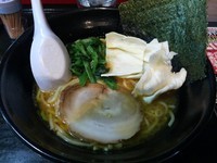 「豚骨醤油　（大盛）」@らあめん 万咲の写真