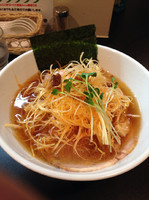 「ネギラー油らーめん醤油」@麺や 勝治の写真