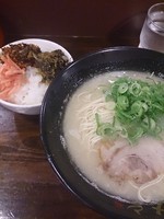 「ラーメン、サービスライス、サービス替え玉」@博多ラーメン つるの写真