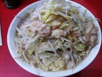 「ラーメン　ヤサイニンニクアブラマシマシ　680円」@ラーメン二郎 松戸駅前店の写真