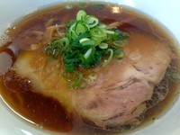 「醤油ラーメン＋チビ生（ビール）」@ラーメン星印の写真