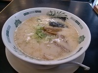 「とんこつラーメン　大盛」@日高屋 巣鴨北口店の写真