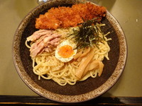 「カツのせ油そば大盛」@懐旨新味 かつの花の写真