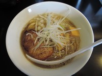 「煮干中華そばHARD＋追い玉」@煮干中華そば のじじの写真