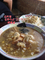 「支那そばワンタン野菜盛」@横浜家系元町家の写真