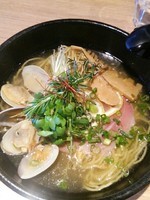 「浅蜊と蜆の潮らぁ麺 エスカルゴバター添え900円」@麺屋宗 -sou- 中目黒店の写真