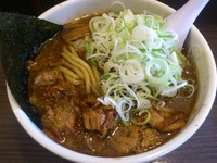 「らーめん(太麺・1玉 ねぎ増し) ¥750」@あまみ屋の写真