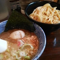 「味玉つけ麺太麺＋チャーシュー炊き込みごはん」@つけ麺 紅葉の写真
