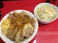 「カレー汁なし（並）＋子豚、800円＋200円」@びんびん豚の写真