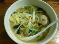 「ボンゴレチョップ＋半熟味付け玉子」@鶏の穴の写真