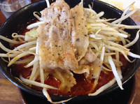 「赤醤油らーめんデス①  750円」@男気らーめんアカギの写真