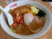 「デラックス味噌ラーメン（大盛り）　※ポイント券で３００円引き」@テンホウ 大町店の写真