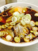 「中華そば¥720＋生玉子¥60＋ライス¥160」@大喜 駅前店の写真