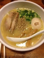 「白鶏ラーメン」@鶏の穴の写真