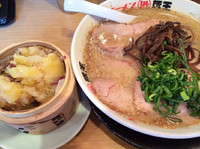 「肉そば豚王+台湾風おこわ」@すごい煮干ラーメン凪 新宿ゴールデン街店 別館の写真