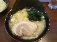 「ラーメン並(640円)+キャベチャー(100円)」@横浜家系ラーメン 大津家 新大津店の写真