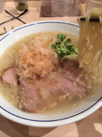 「塩らーめん大盛り」@らーめん鱗 茨木店の写真