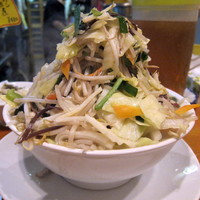 「野菜たっぷり湯麺 800円（野菜2倍盛り）+サービス半ライス」@餃子屋 新橋 菊美の写真